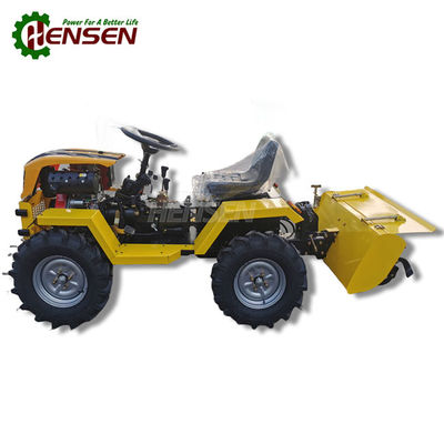 Gele vierwielige graslandtractor voor meerdere doeleinden